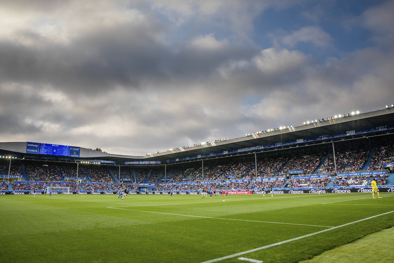 Las mejores fotos del encuentro de la segunda jornada de LaLiga disputado en el estadio de Mendizorroza