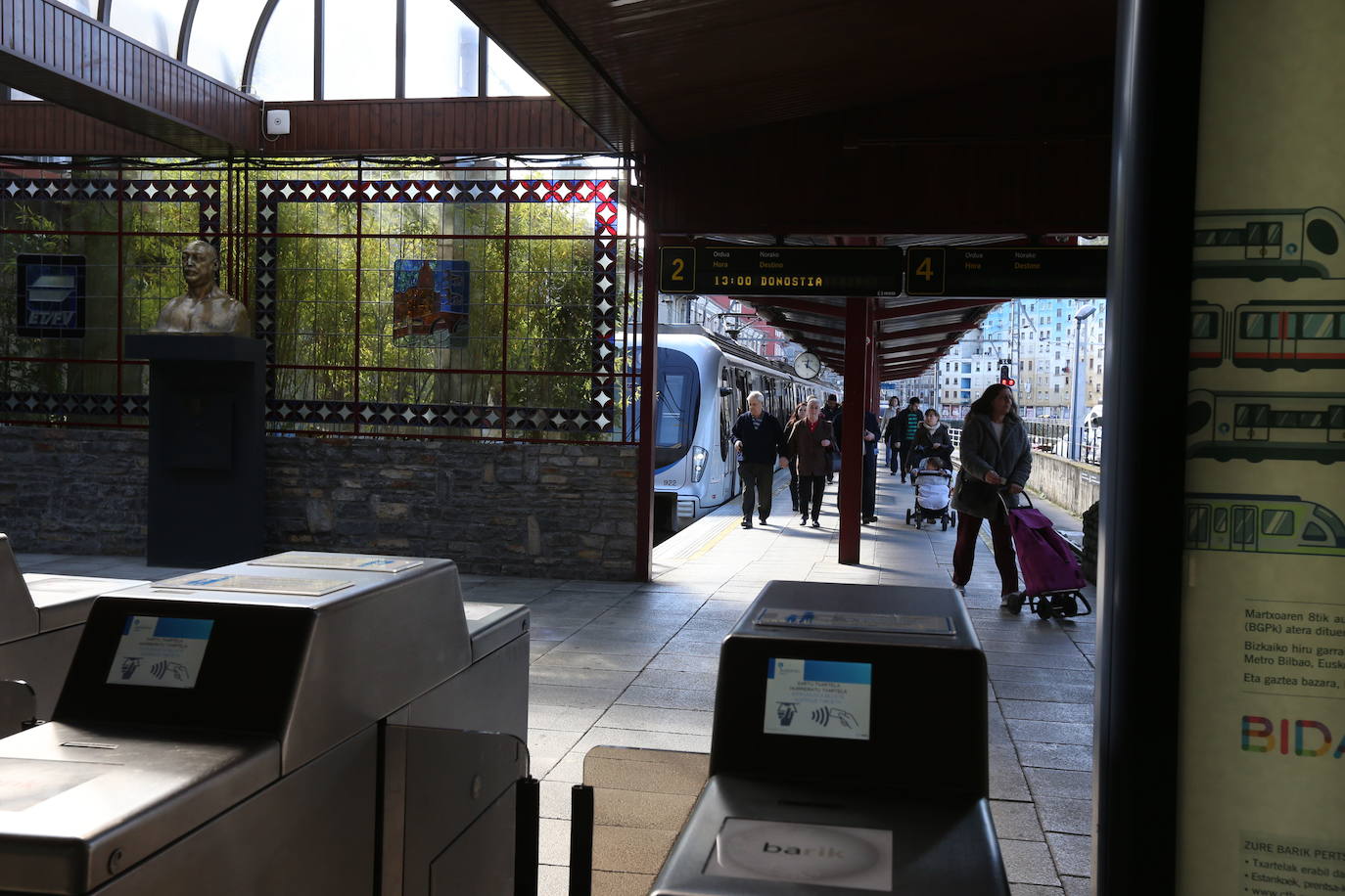 Interior de la estación de Atxuri en una foto tomada en 2017
