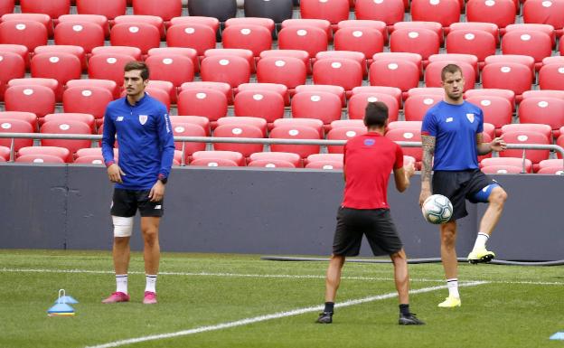 Córdoba, en un entrenamiento en San Mamés antes de recibir al Barcelona.