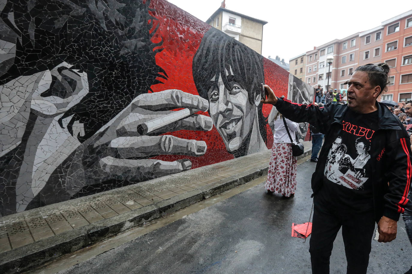 El punk nunca muere y menos en la localidad de la Margen Izquierda