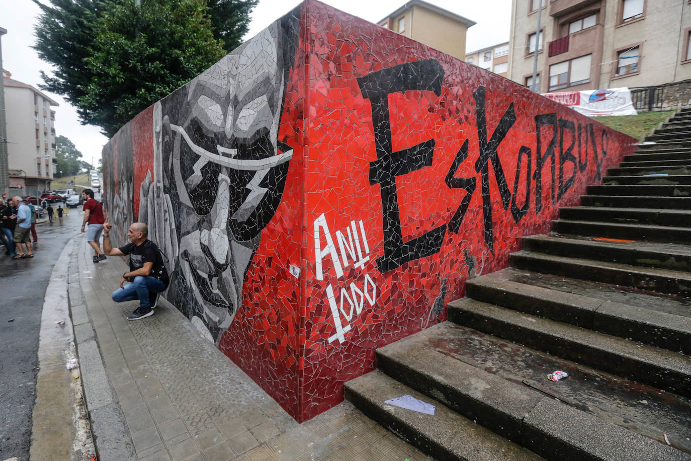 El punk nunca muere y menos en la localidad de la Margen Izquierda