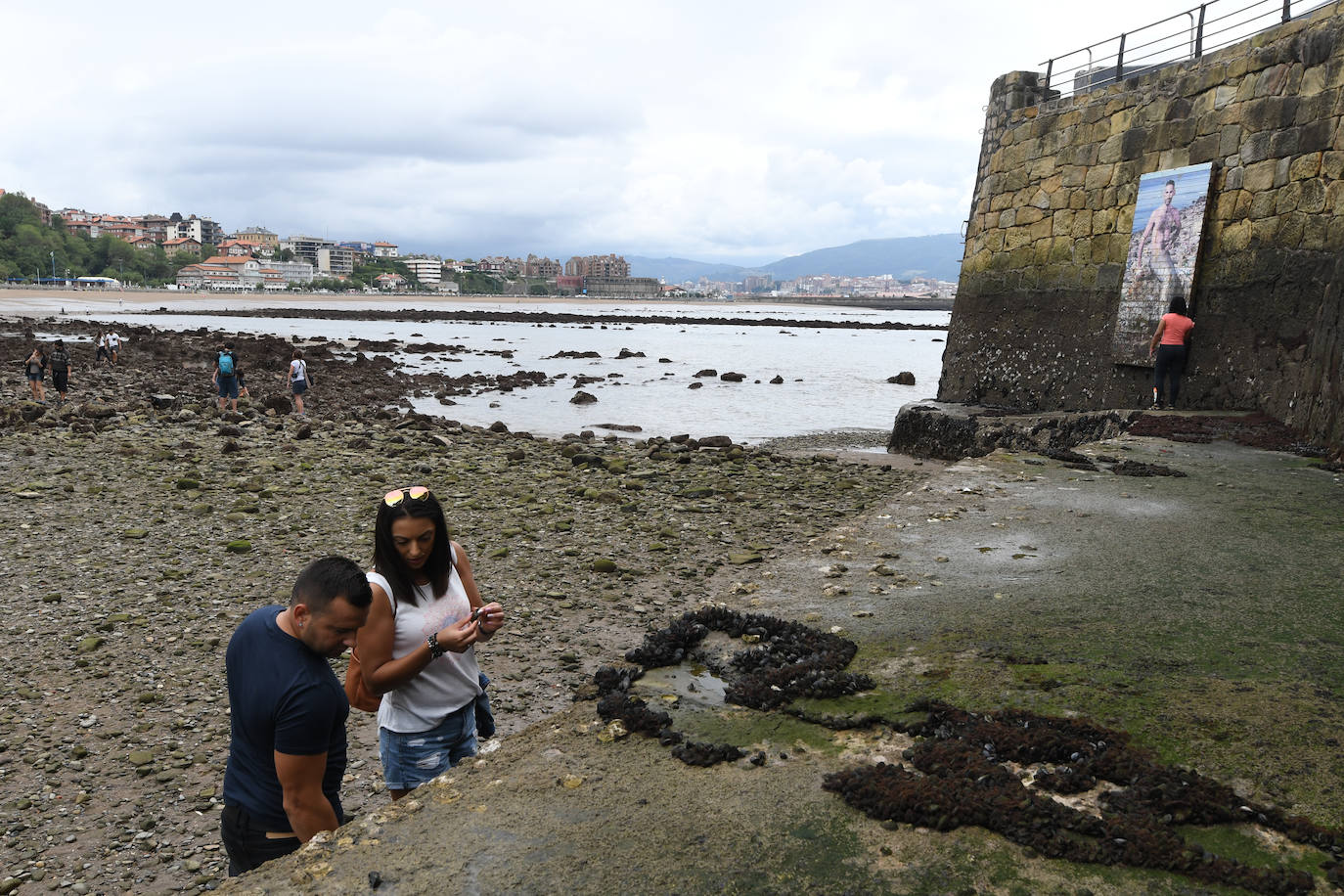 Fotos: Las mareas vivas dejan al desnudo las playas de Bizkaia