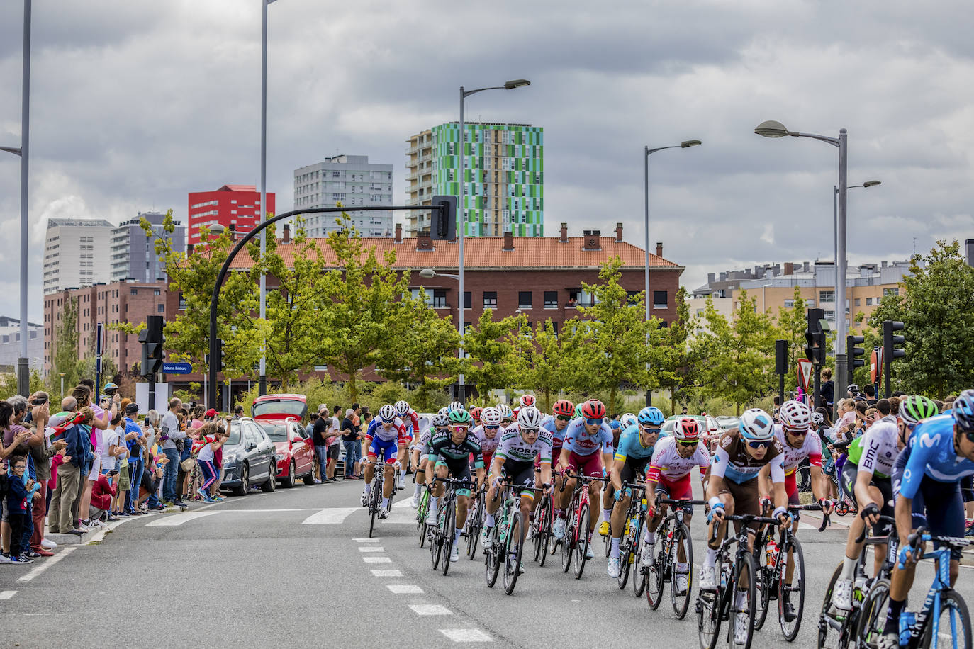 Fotos: La Vuelta hace disfrutar a los aficionados a su paso por Álava