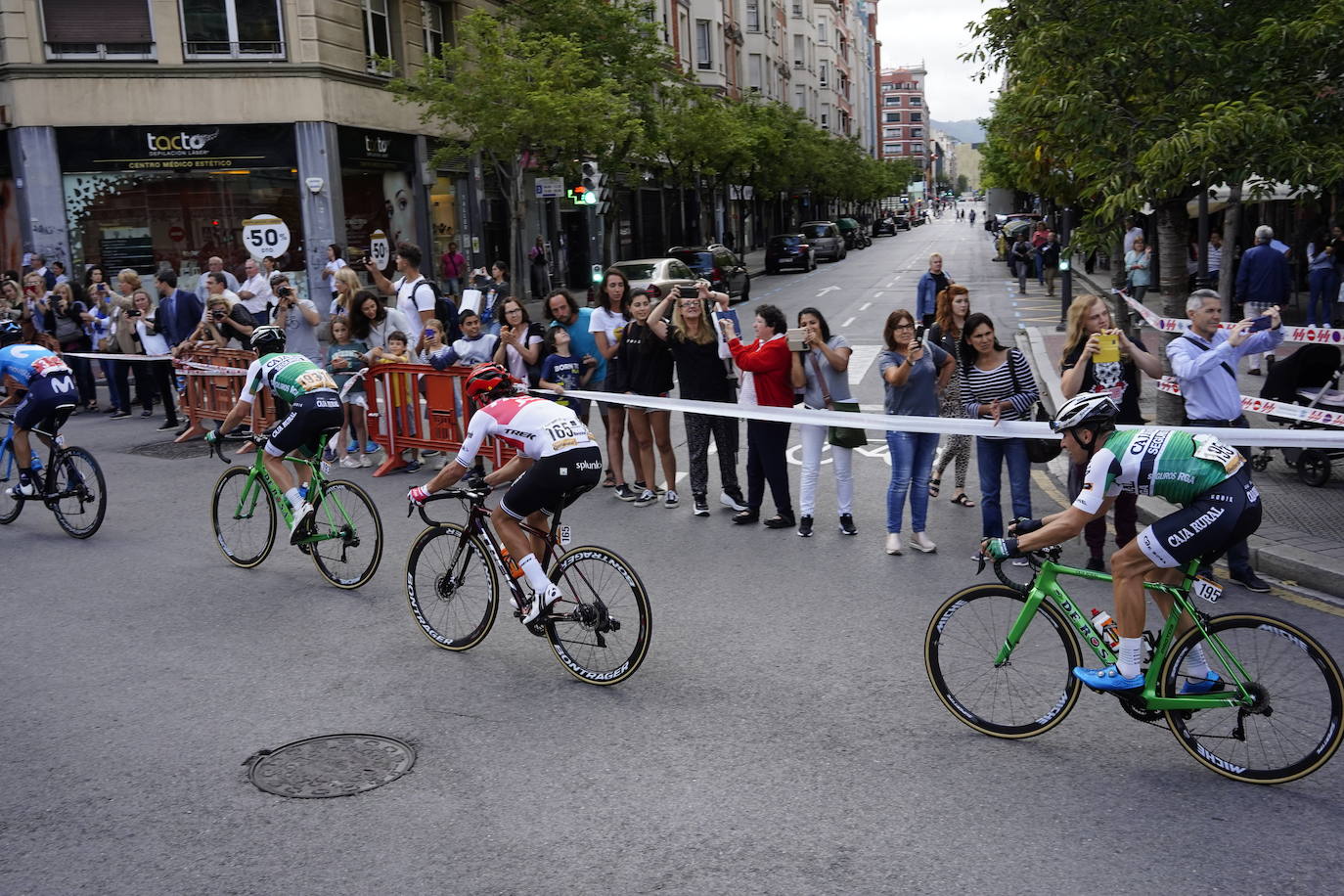 La ciudad muestra este jueves una estampa inusual por el paso de la prueba ciclista