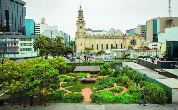 Una antigua hacienda del siglo XVII que ya entonces alimentaba a la capital del virreinato se ha convertido en el principal faro gastronómico del Perú gracias a Gastón Acurio. Cuenta con un jardín botánico circular, invernaderos y parcelas silvestres, y organiza actividades para escolares.