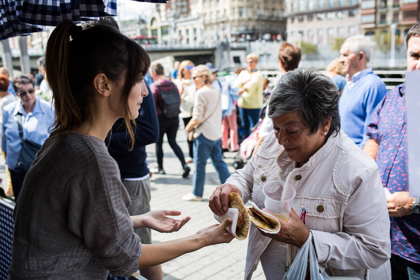 Fotos: Las imágenes de la fiesta de Fekoor en el Arenal de Bilbao