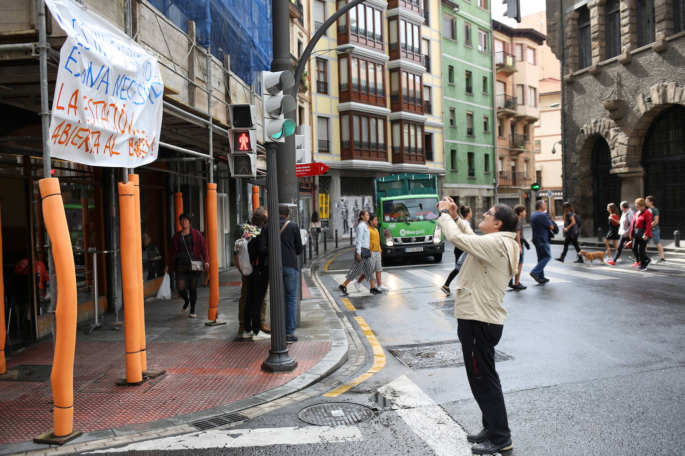 Fotos: La protesta de los vecinos en Atxuri