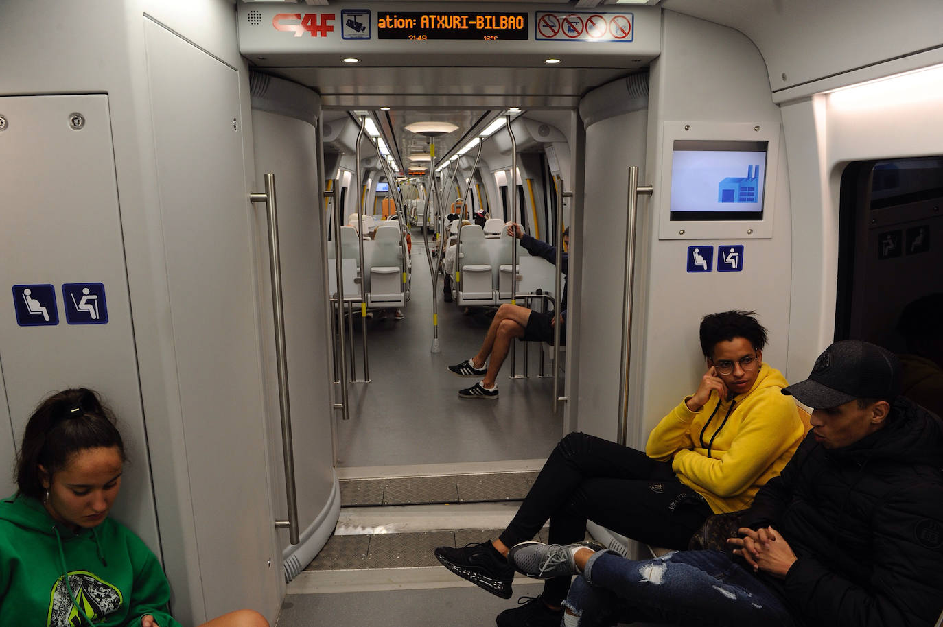 Fotos: El último tren en la estación de Atxuri