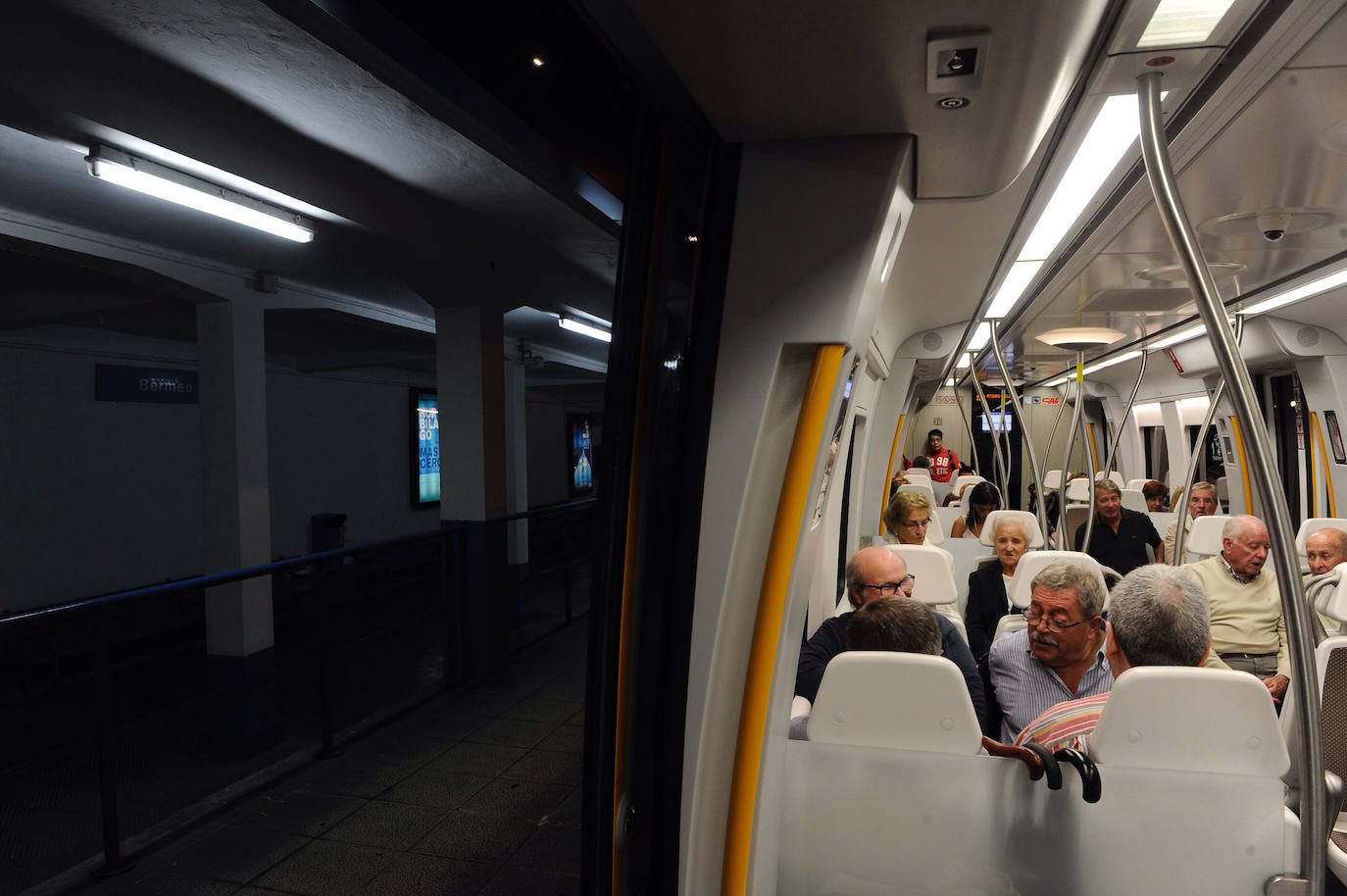 Fotos: El último tren en la estación de Atxuri