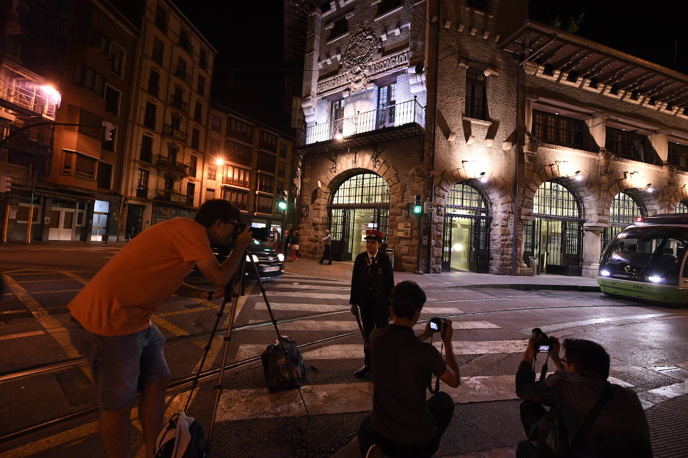 Fotos: El último tren en la estación de Atxuri