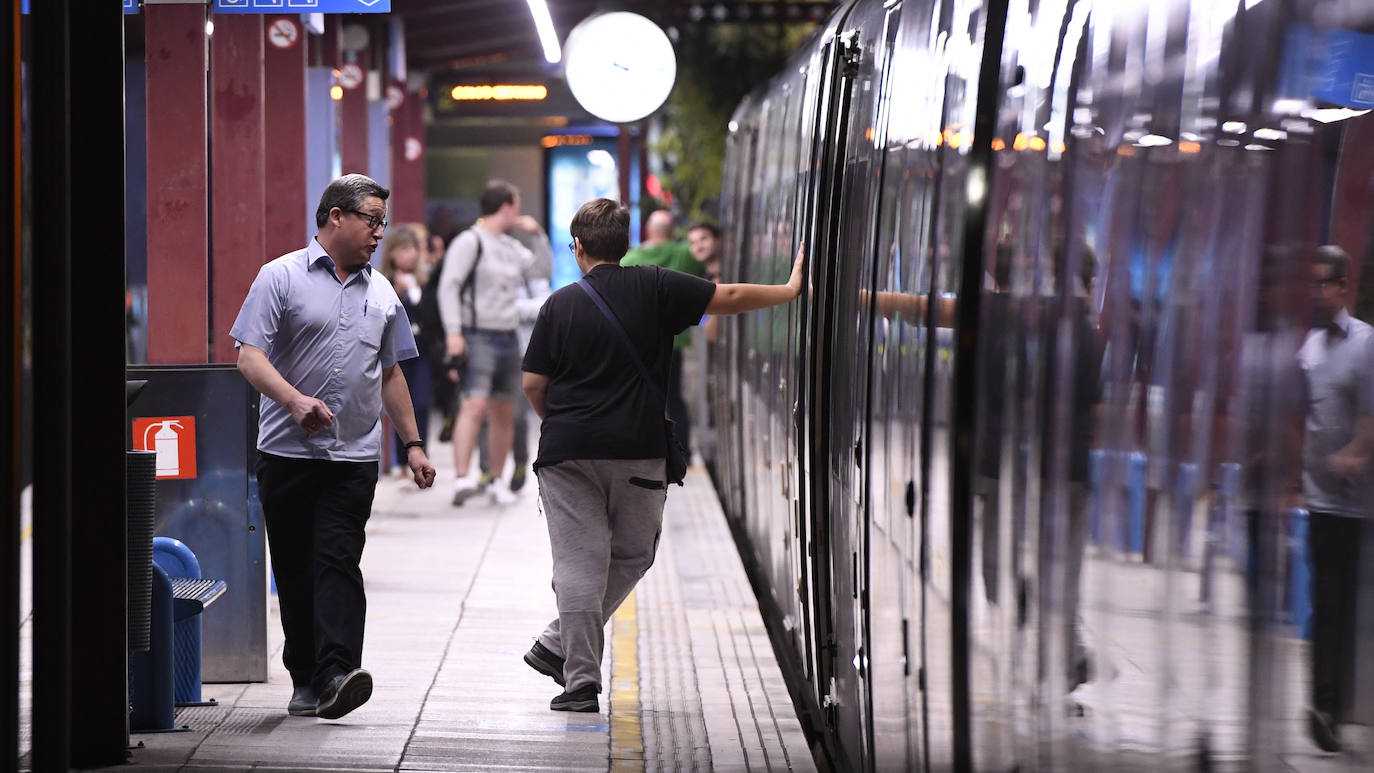 Fotos: El último tren en la estación de Atxuri