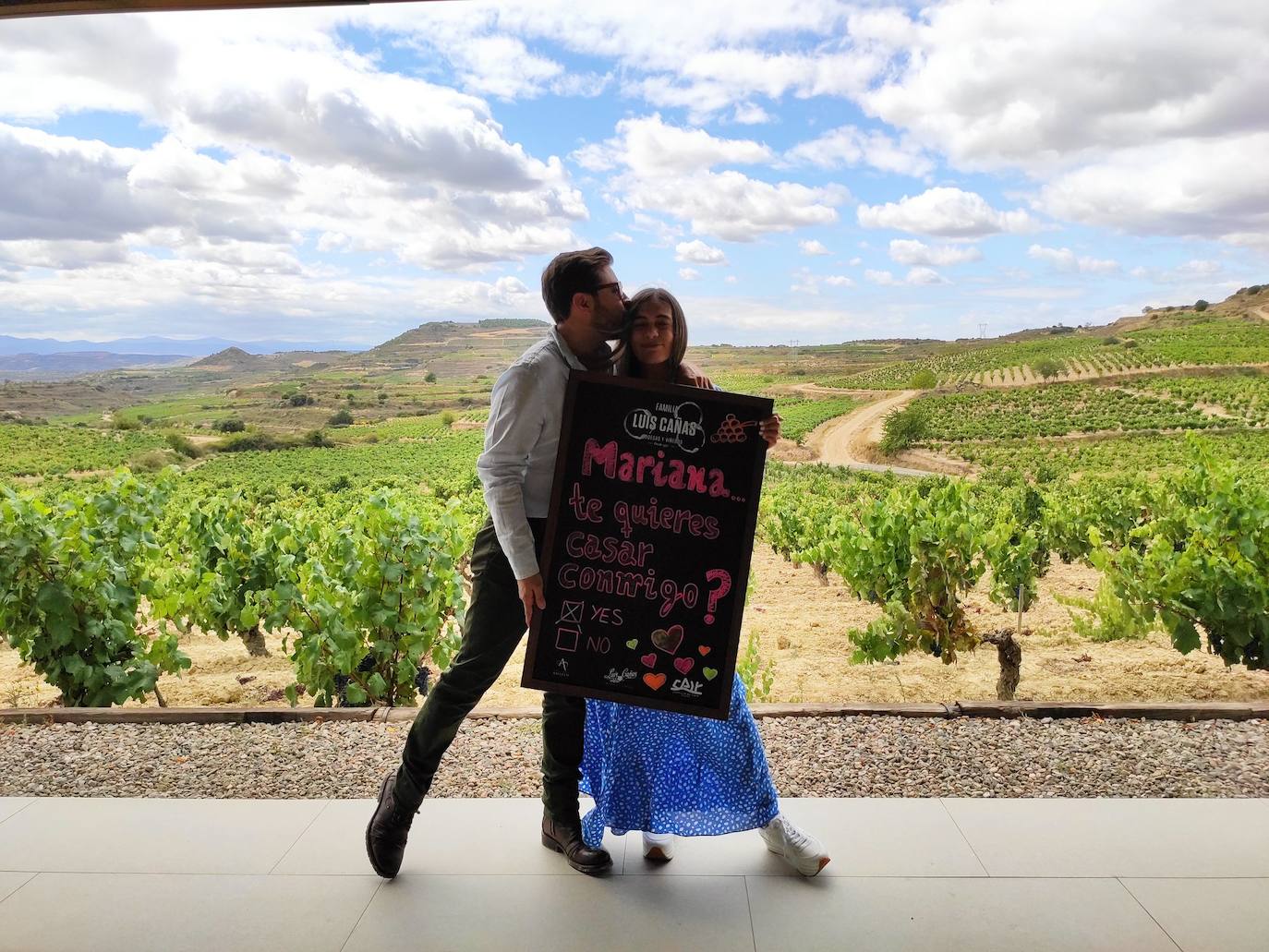 Luis Gabriel Paulín sorprendió a su novia Mariana durante una reciente visita a la popular bodega de Villabuena de Álava