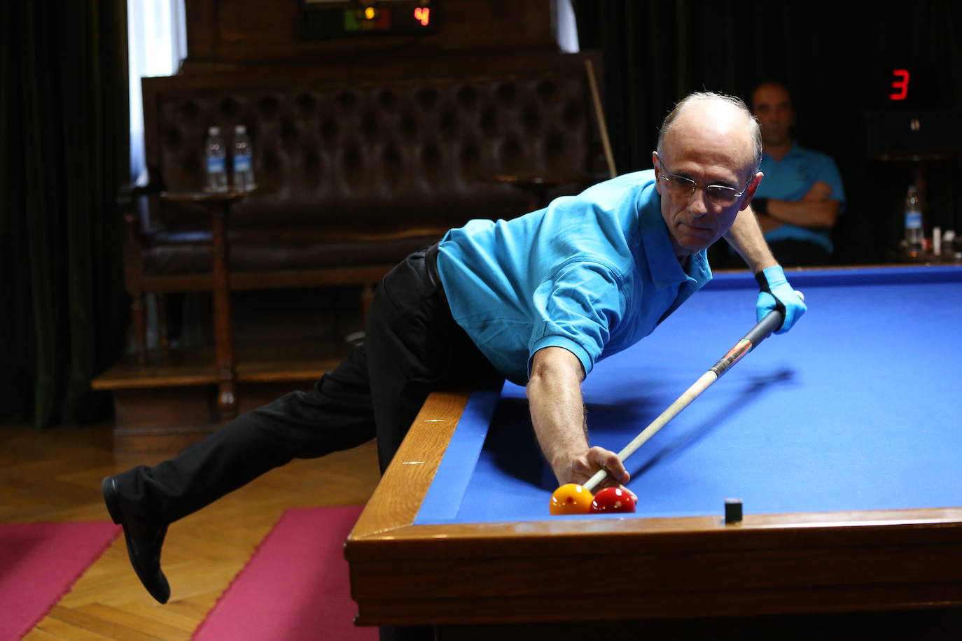 Los participantes en el torneo de billar.