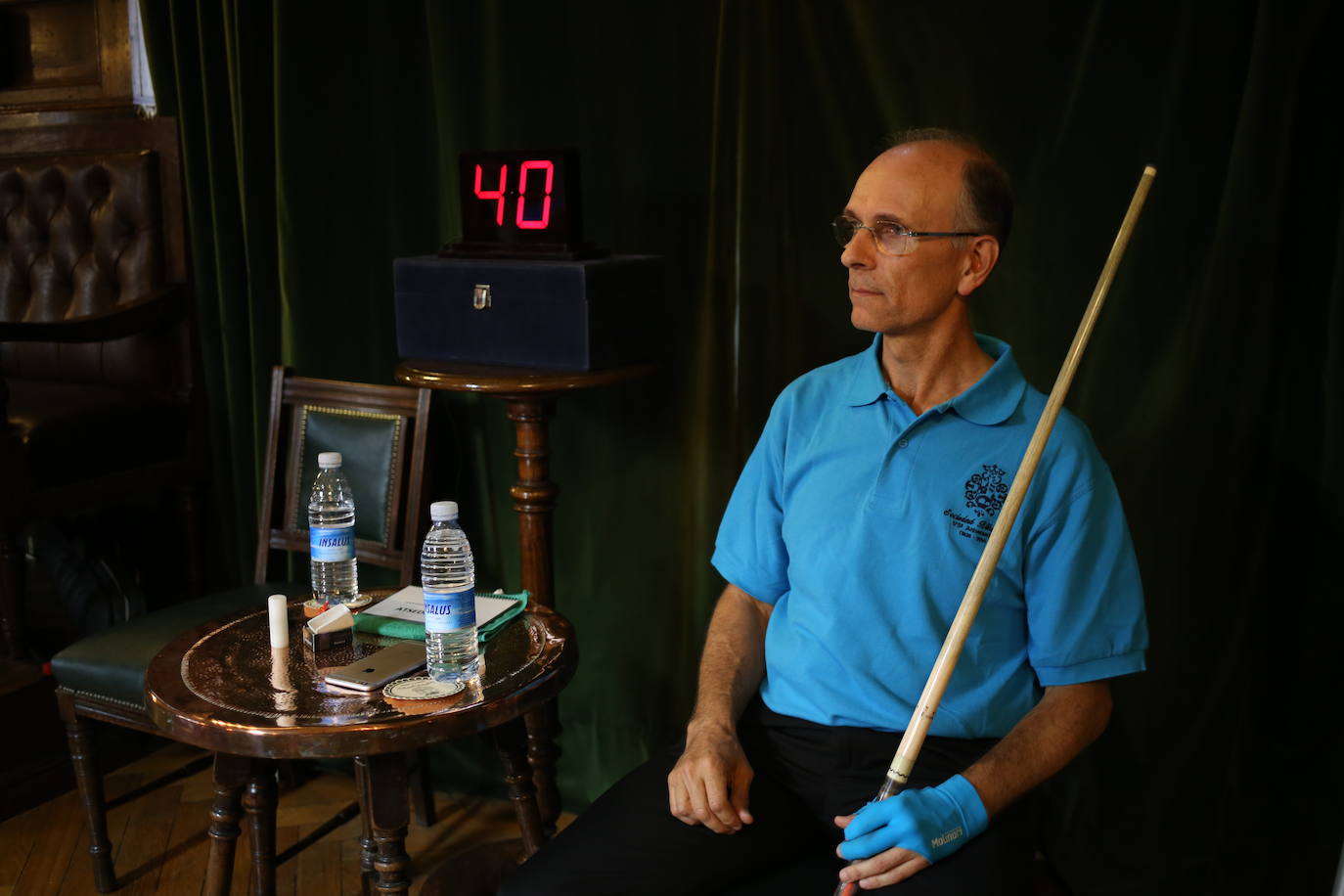 Los participantes en el torneo de billar.