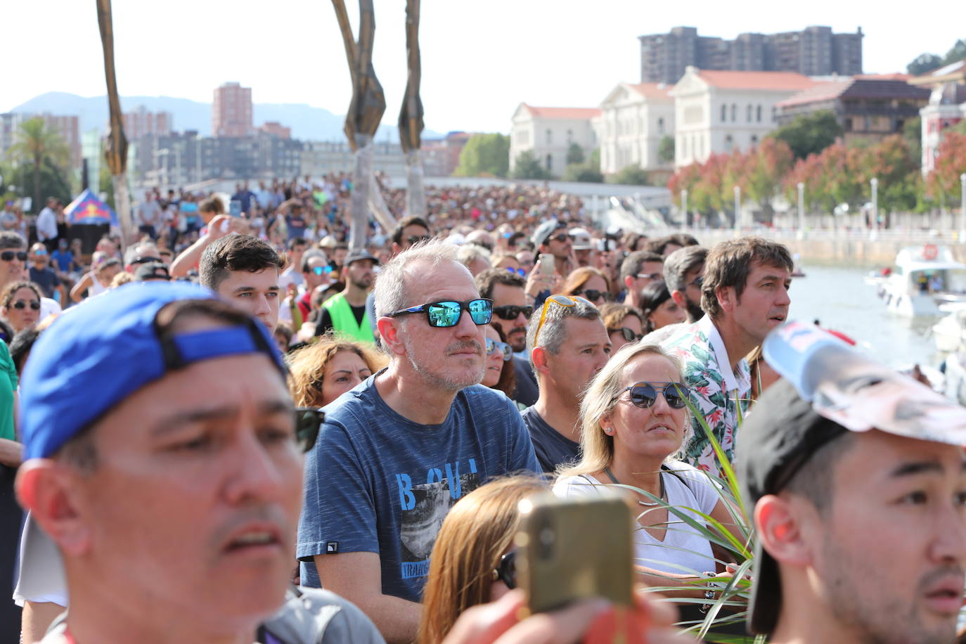 Fotos: 60.000 personas vibran con la final de saltos &#039;Red Bull Cliff Diving&#039; en Bilbao