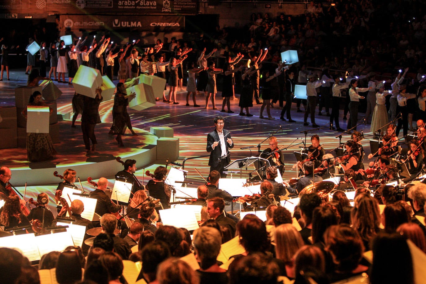 Fotos: &#039;Humanity al Music&#039; el gran espectáculo de la Corporación Mondragón