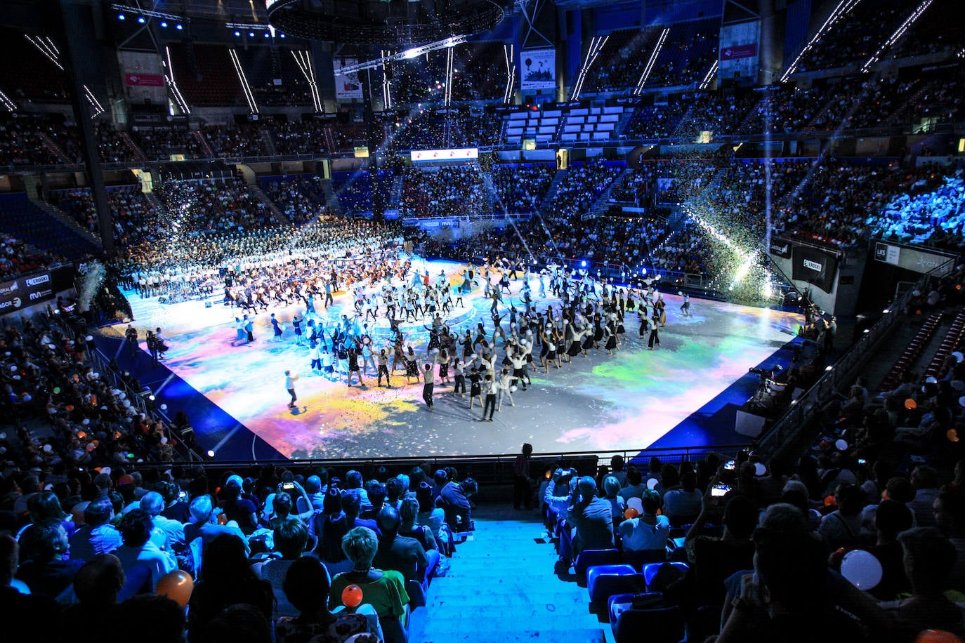 Fotos: &#039;Humanity al Music&#039; el gran espectáculo de la Corporación Mondragón