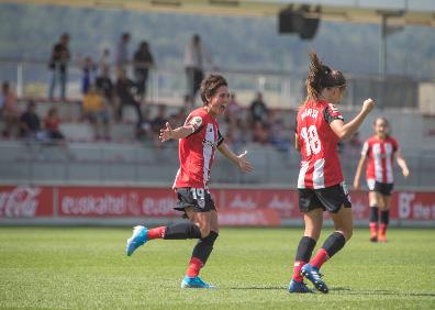 Imagen secundaria 1 - Erika Vázquez fue una de las protagonistas del primer encuentro del Athletic este curso en Lezama. 