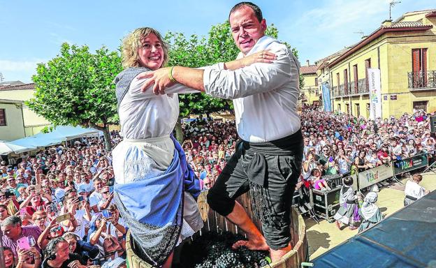 El pisado de uva prendió la mecha de la Fiesta de la Vendimia de Baños de Ebro.