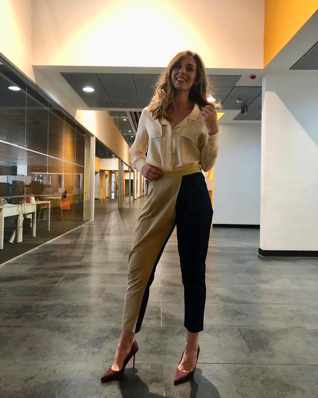 Los looks diarios de la periodista June Ansoleaga.