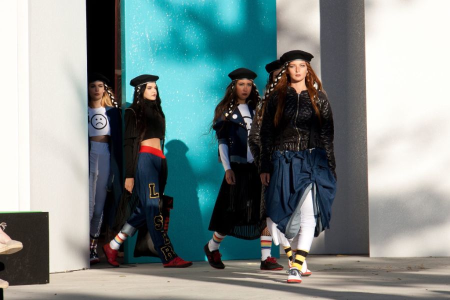 Sonia Fuente es la directora creativa de su firma homónima. Sus colecciones para mujer son cañeras, de estilo noventero y con influencias 'de la calle'