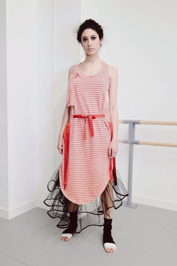 Sonia Fuente es la directora creativa de su firma homónima. Sus colecciones para mujer son cañeras, de estilo noventero y con influencias 'de la calle'