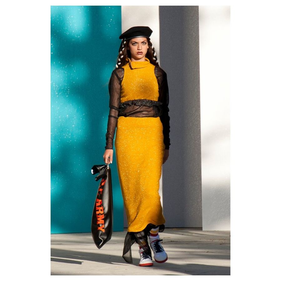 Sonia Fuente es la directora creativa de su firma homónima. Sus colecciones para mujer son cañeras, de estilo noventero y con influencias 'de la calle'