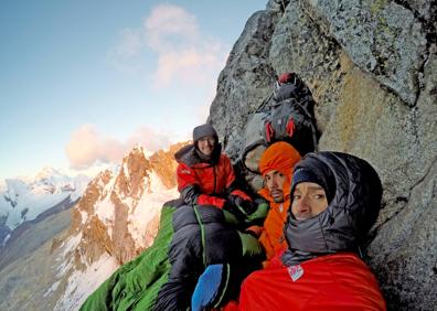 Imagen secundaria 1 - Varios momentos de la expedición en Perú.