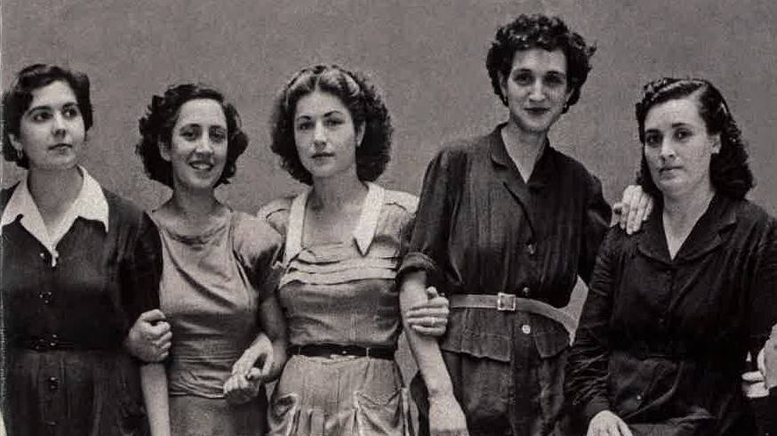 Grupo de trabajadoras españolas de un taller, el 8 de julio de 1951. Pérez Garzo.