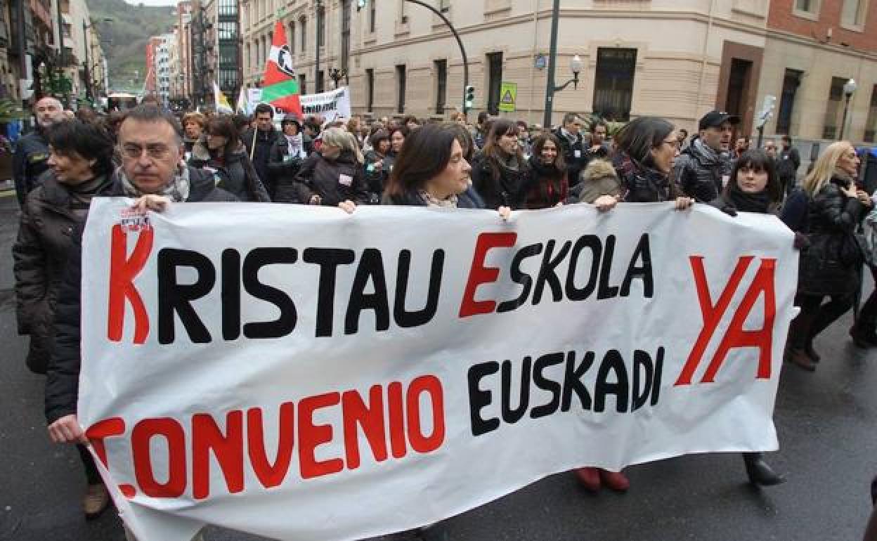 Manifestación de Kristau Eskola durante una de las huelgas del pasado curso.