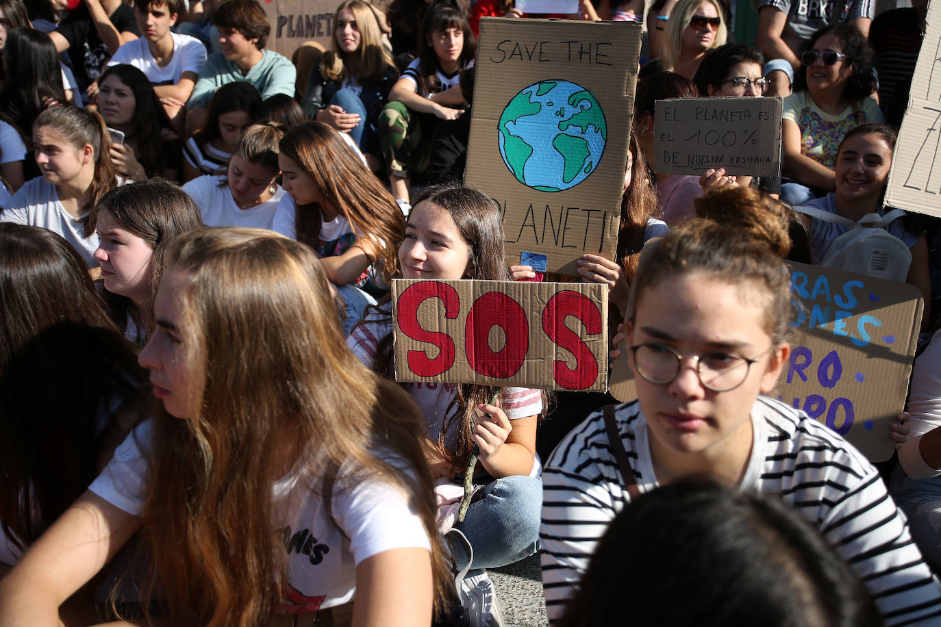 Fotos: Los estudiantes vizcaínos se manifiestan contra el cambio climático