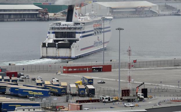 Hallan en un puerto inglés a 21 polizones embarcados en el puerto de Bilbao