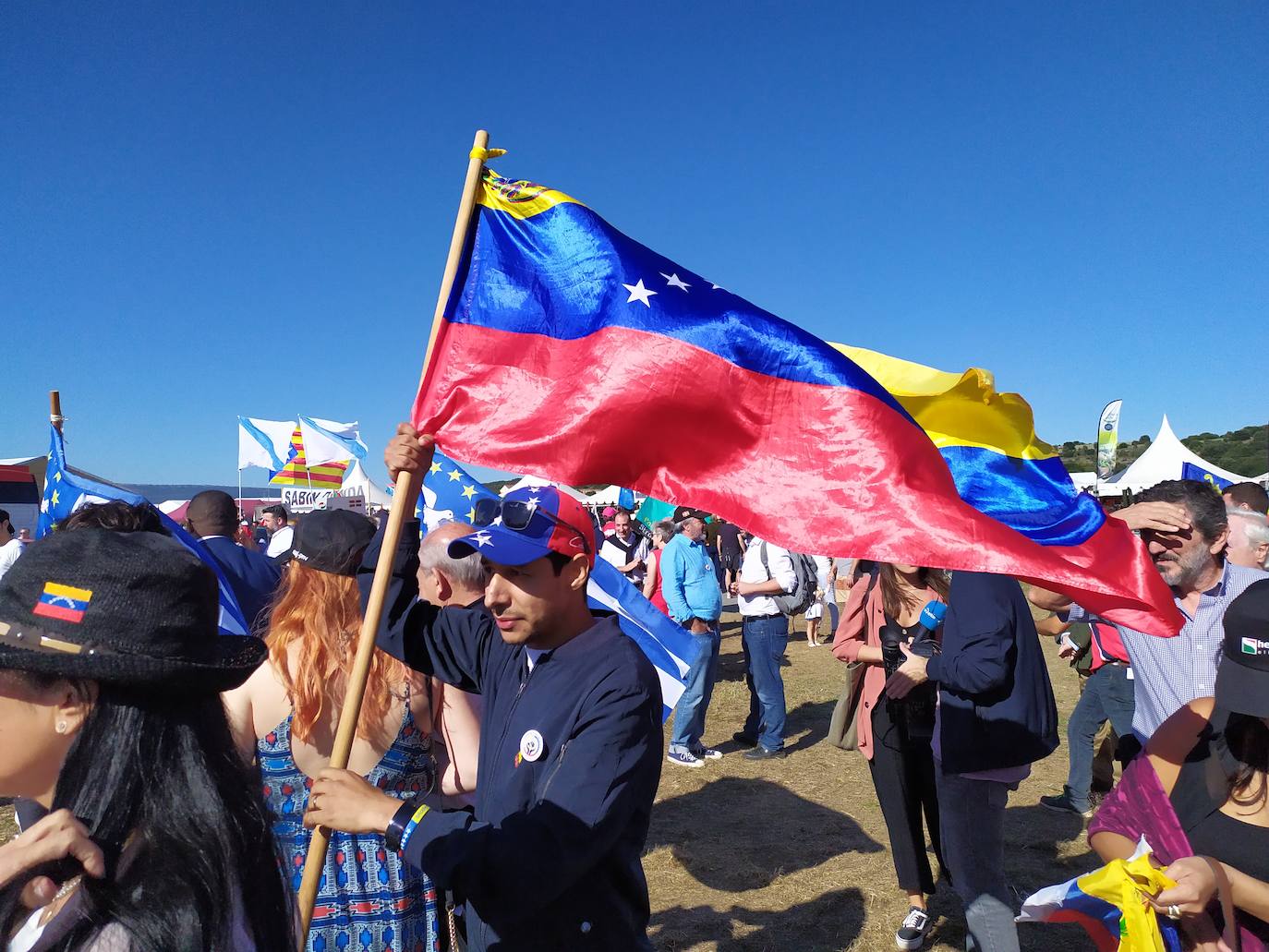 Al acto festivo acuden miles de simpatizantes del PNV para pasar el día con los dirigentes del partido 