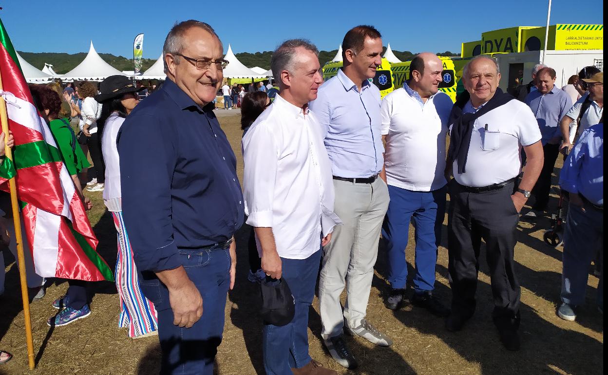 Urkullu, Ortuzar junto a otros dirigentes del PNV en ell Alderdi Eguna. 