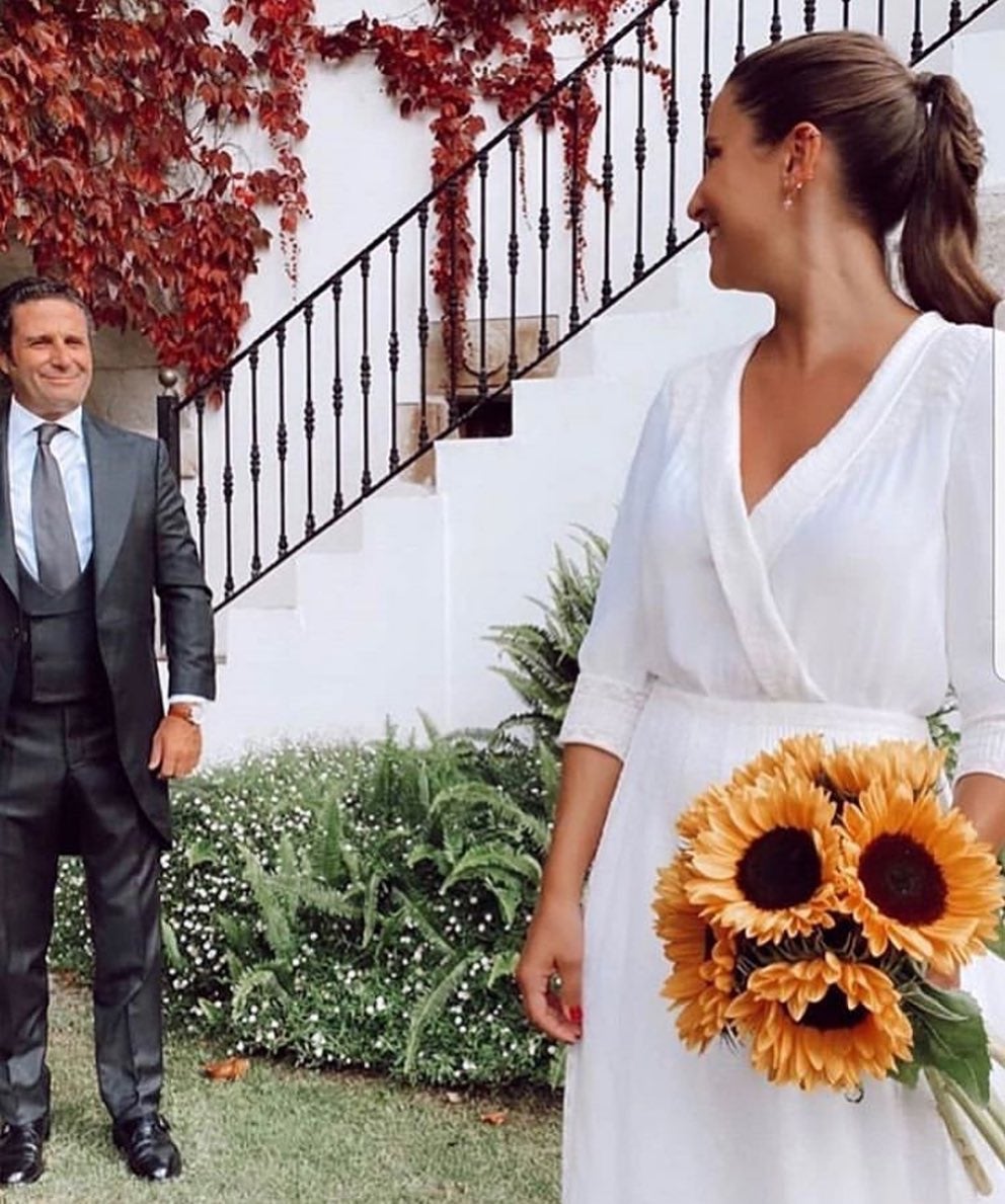 Teresa Andrés Gonzalvo y su amiga, Marta Lozano, llevaron unos diseños inspirados en estos dos iconos de la moda para asistir a la boda de Marta Pombo y Luis Gimeno