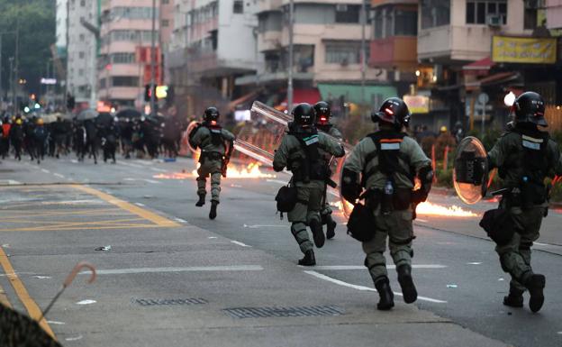 Carga policial en Hong Kong.