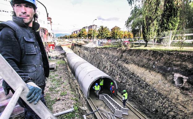 Obras en la red de saneamiento y abastecimiento realizadas anteriormente en otro punto de la ciudad.