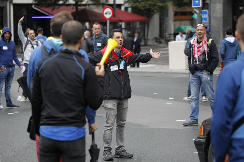 Fotos: El cierre de los túneles de San Mamés provoca retenciones kilométricas