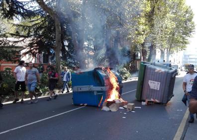 Imagen secundaria 1 - «Vamos a seguir en la calle hasta conseguir un convenio digno»
