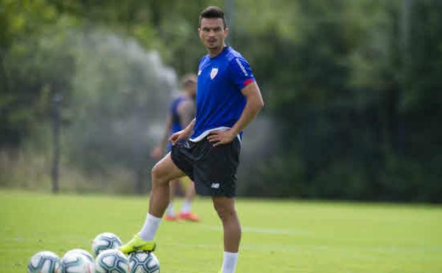 Ganea en un entrenamiento con el Athletic. 