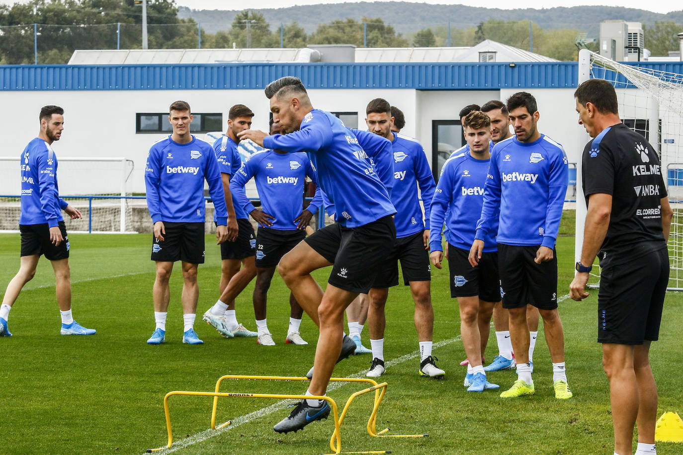 Burgui se ha ejercitado este viernes a pleno rendimiento, mientras que Pacheco parece haber superado las molestias en el empeine que le impidieron alinearse ante el Mallorca