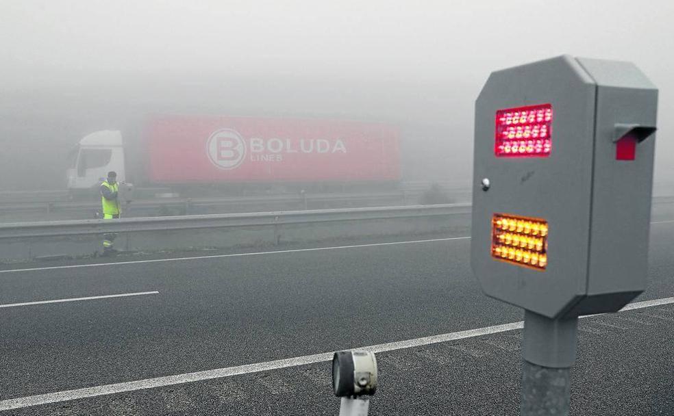 Balizas instaladas en el tramo. Avisan si hay un coche delante y desvían el tráfico cuando hay poca visibilidad. 