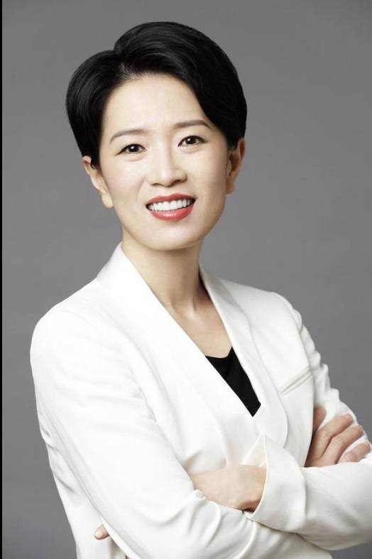 28. Rachel Duan, CEO y presidenta de General Electric.