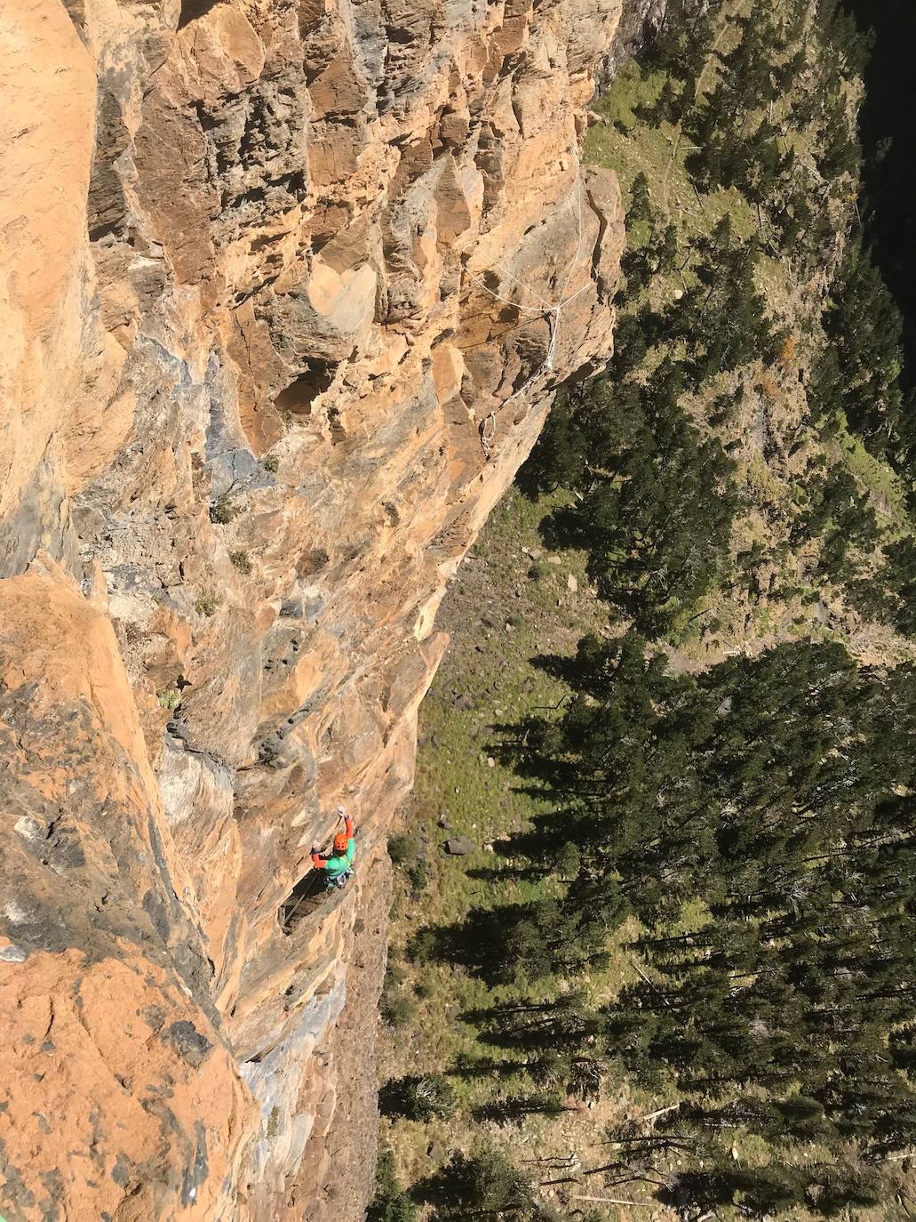 Las paredes de Ordesa impresionan por su verticalidad.