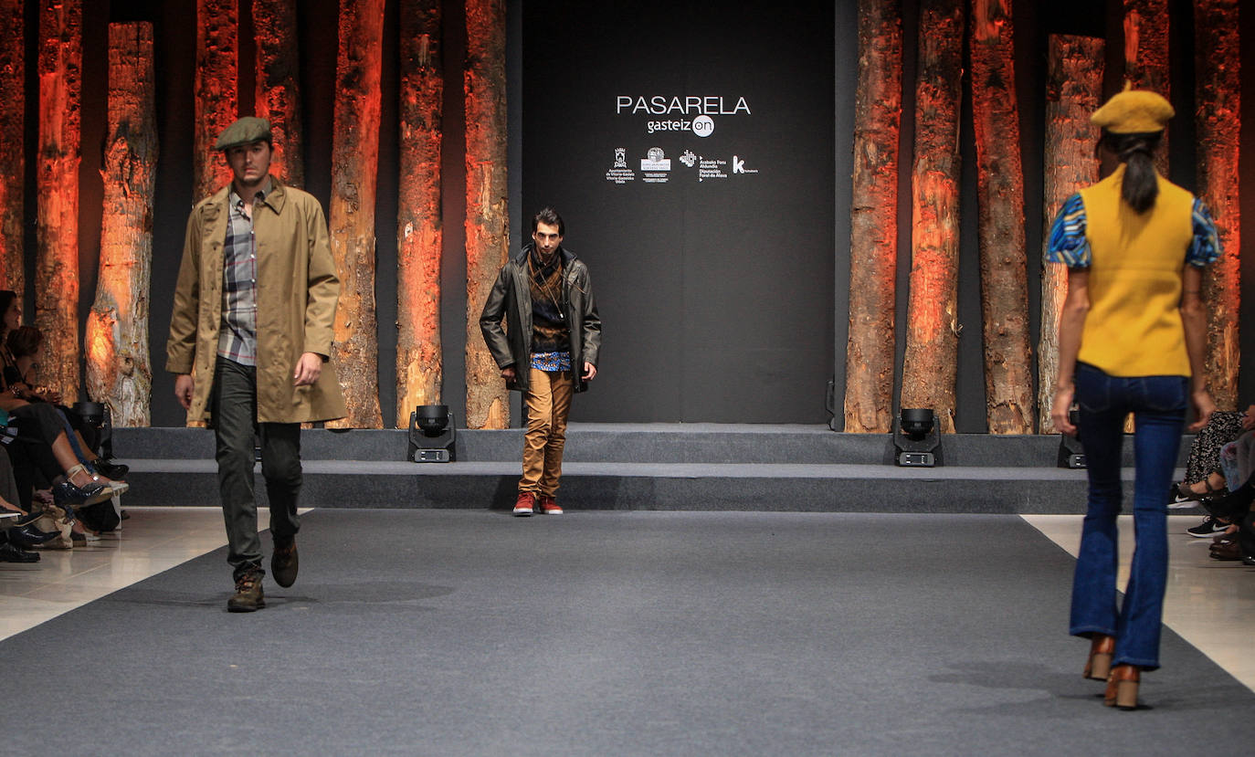 Fotos: Superposiciones y estilo setentero, primeras tendencia en la pasarela Gasteiz On