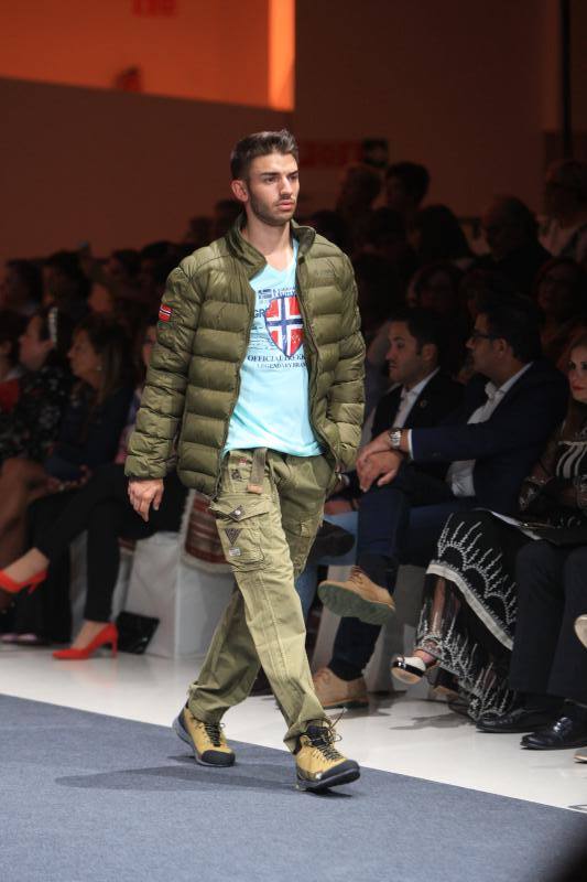 Fotos: El &#039;total black&#039; y el estilo militar dan la batalla esta temporada