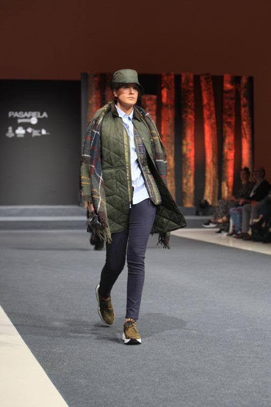 Fotos: El &#039;total black&#039; y el estilo militar dan la batalla esta temporada