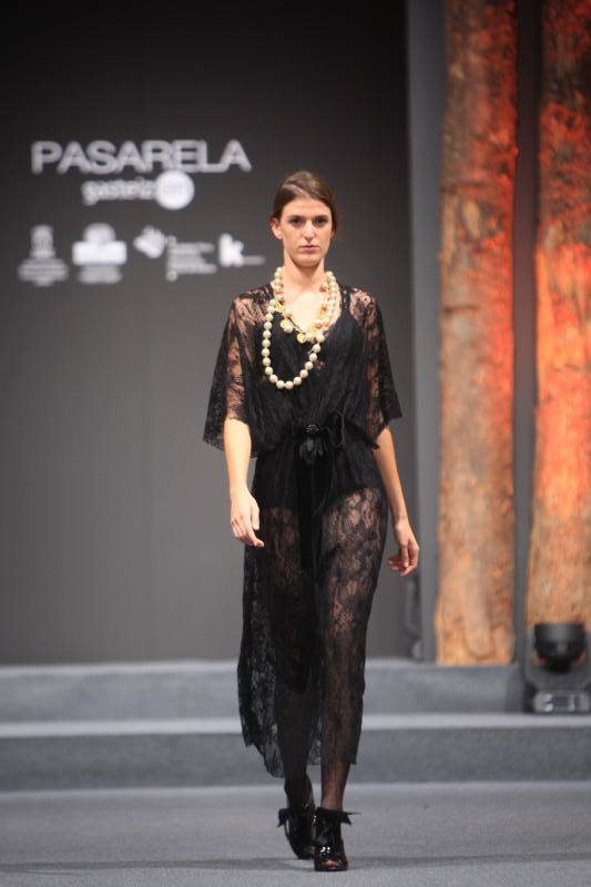 Fotos: El &#039;total black&#039; y el estilo militar dan la batalla esta temporada