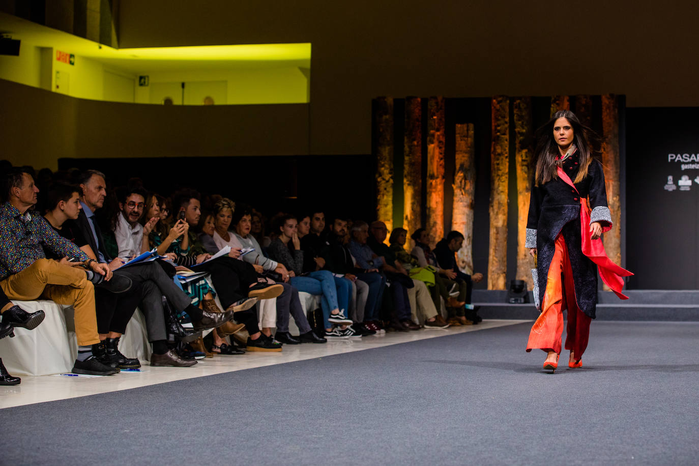 Propuestas sostenibles, diseños extravagantes y moda infantil han protagonizado la segunda jornada de la cita 'fashion' en el Palacio Europa de Vitoria