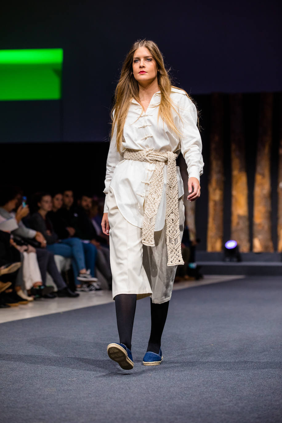 Propuestas sostenibles, diseños extravagantes y moda infantil han protagonizado la segunda jornada de la cita 'fashion' en el Palacio Europa de Vitoria